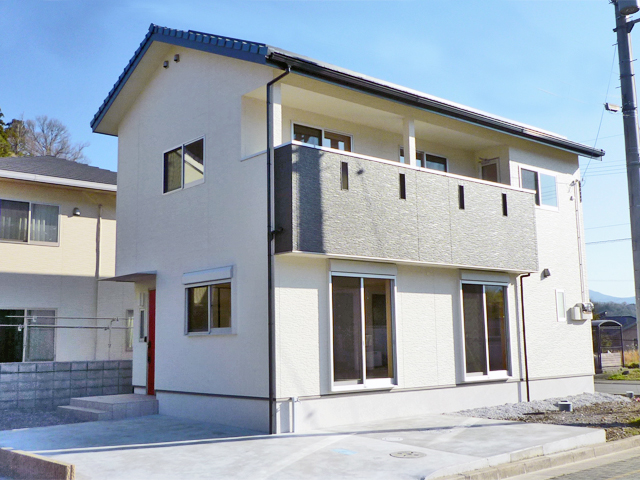 宇和島市青葉台:木材利用ポイントを利用した木造りで太陽光発電付2階建てのお家(33.9坪)