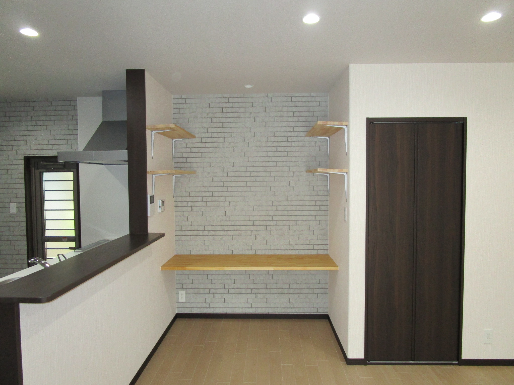 �O�Ԓ��V�z�J�E���^�[