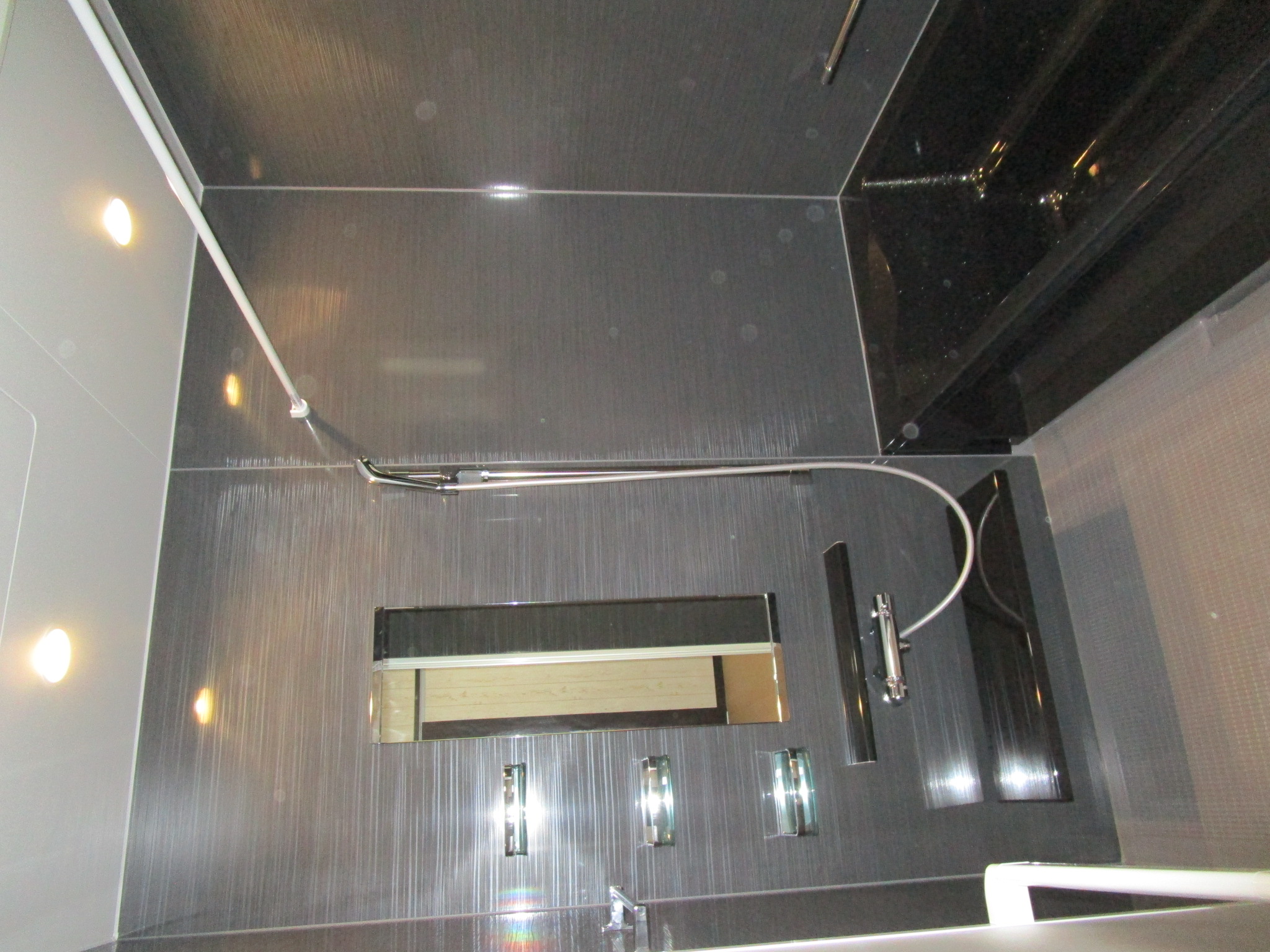 �O�Ԓ��V�z���j�b�g�o�X