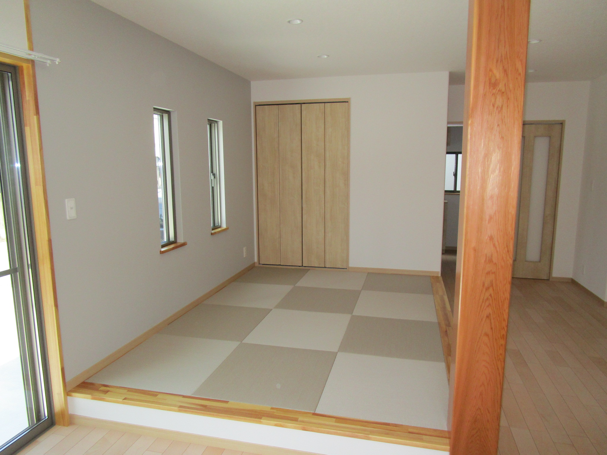 �R�ېV�z�^�^�~�R�[�i�[